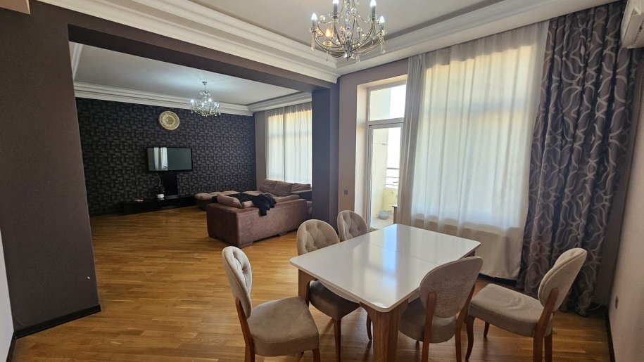 Kirayə verilir 3 otaqlı yeni tikili, 200 m², 20 Yanvar m.-3