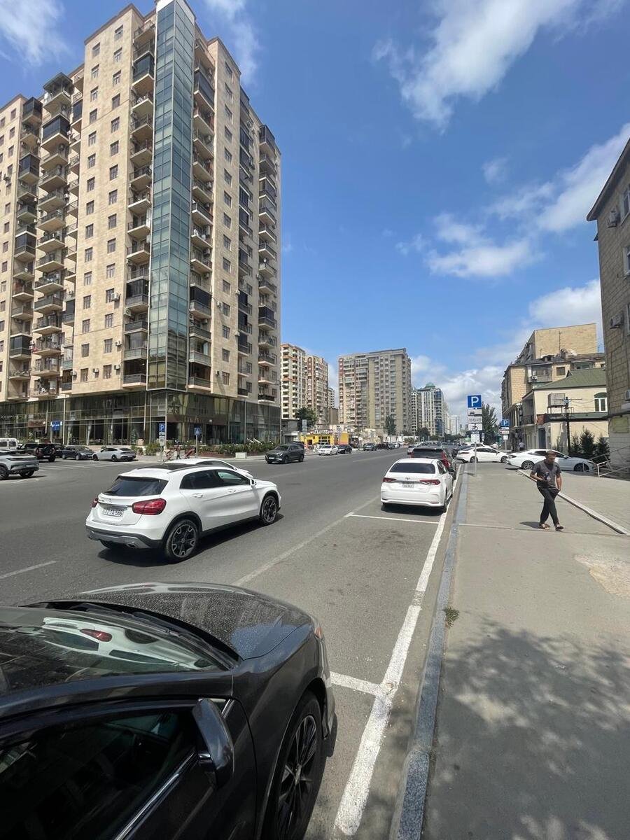 Satılır 2 otaqlı köhnə tikili, 65 m², Elmlər Akademiyası m.-4