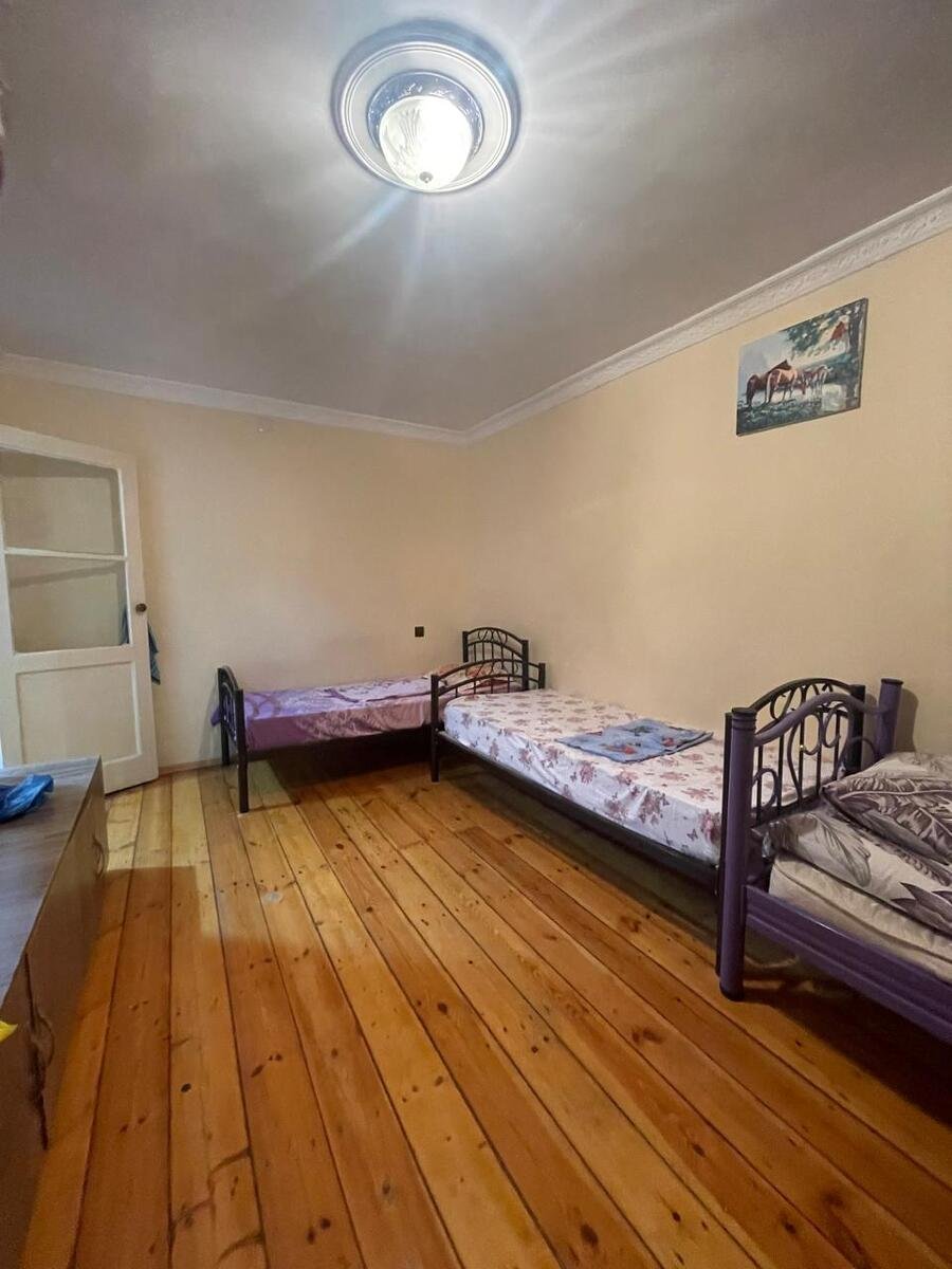 Satılır 2 otaqlı köhnə tikili, 65 m², Elmlər Akademiyası m.-8