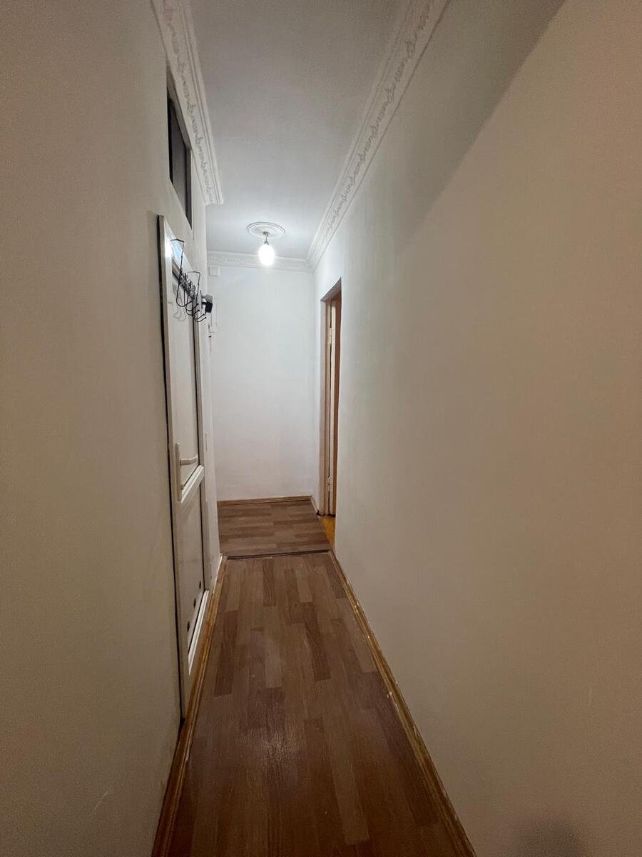 Satılır 2 otaqlı köhnə tikili, 65 m², Elmlər Akademiyası m.-21
