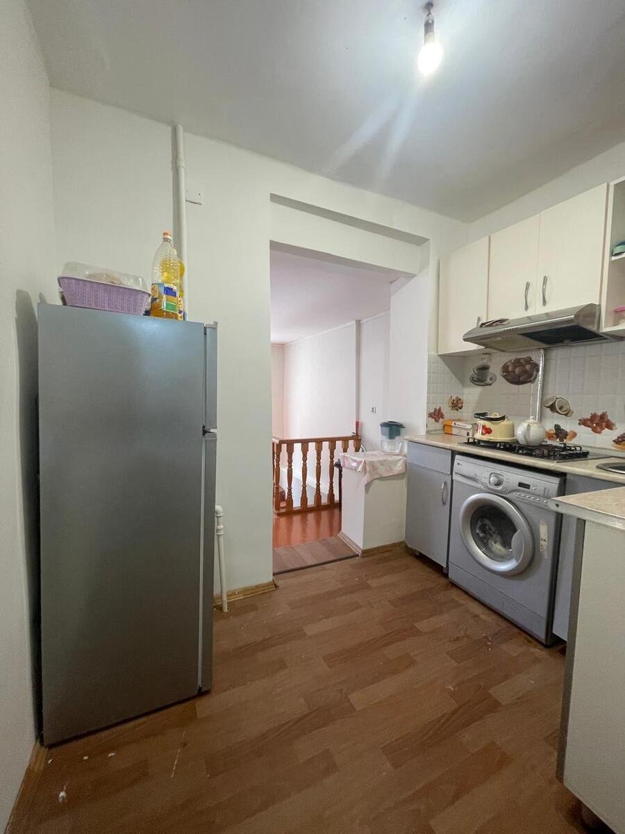Satılır 2 otaqlı köhnə tikili, 65 m², Elmlər Akademiyası m.-22