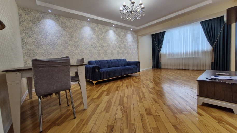 Kirayə verilir 4 otaqlı köhnə tikili, 100 m², Gənclik m.-1
