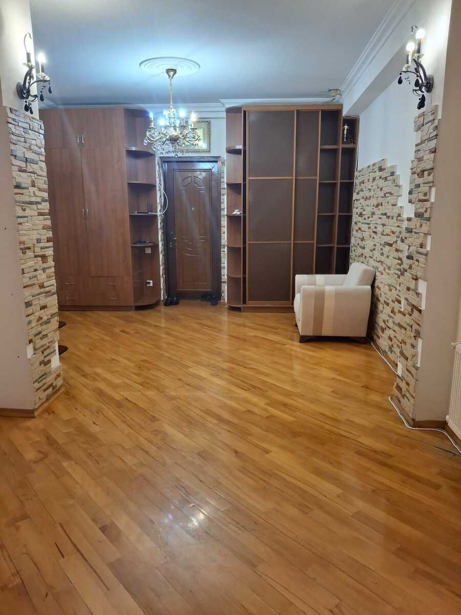 Kirayə verilir 3 otaqlı yeni tikili, 140 m², Memar Əcəmi m.-5