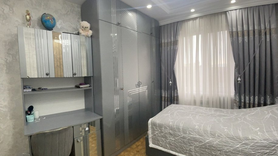 Satılır 5 otaqlı köhnə tikili, 120 m², Xalqlar dostluğu m.-18