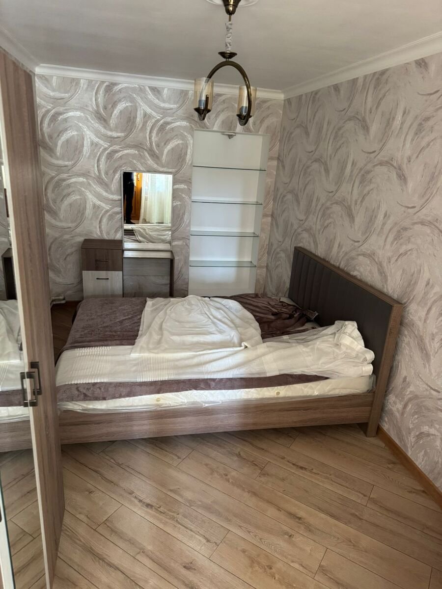 Kirayə verilir 3 otaqlı köhnə tikili, 66 m², Elmlər Akademiyası m.-3
