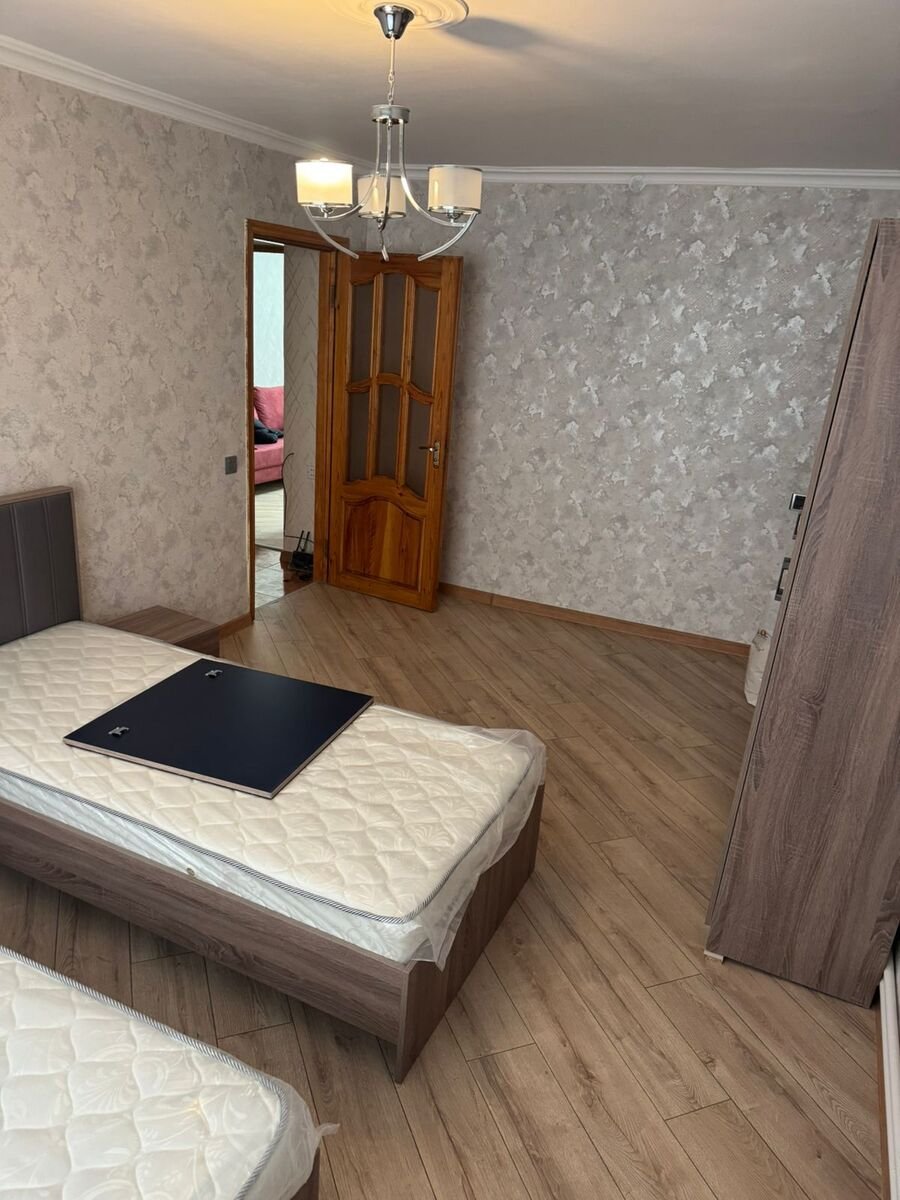Kirayə verilir 3 otaqlı köhnə tikili, 66 m², Elmlər Akademiyası m.-6