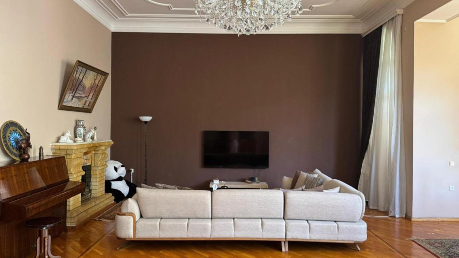 Satılır 4 otaqlı köhnə tikili, 210 m², Bayıl-5