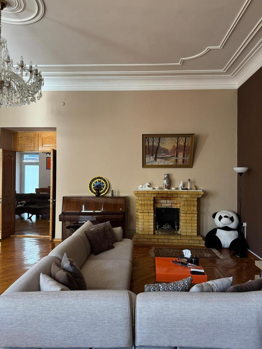 Satılır 4 otaqlı köhnə tikili, 210 m², Bayıl-8