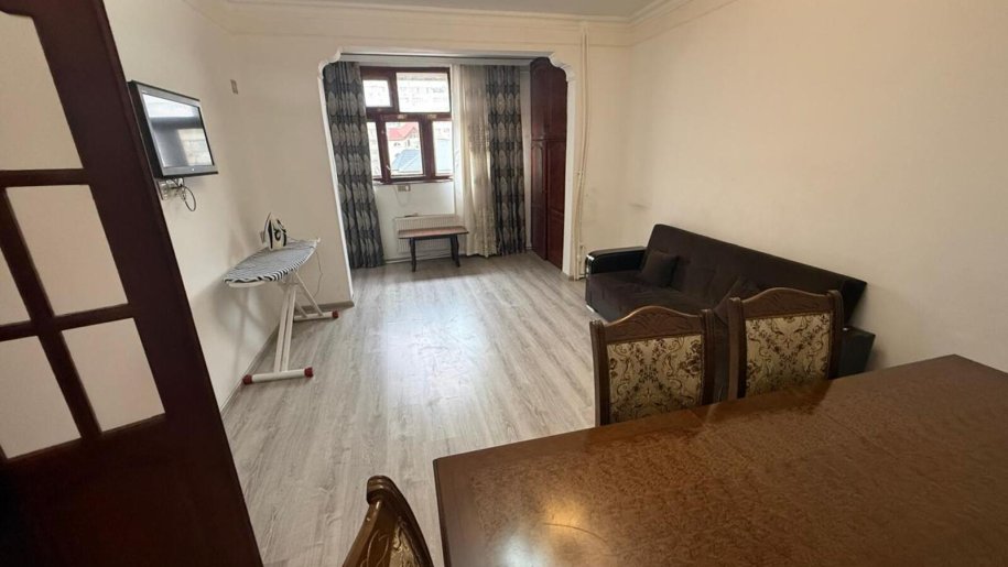 Kirayə verilir 3 otaqlı köhnə tikili, 85 m², Elmlər Akademiyası m.-1