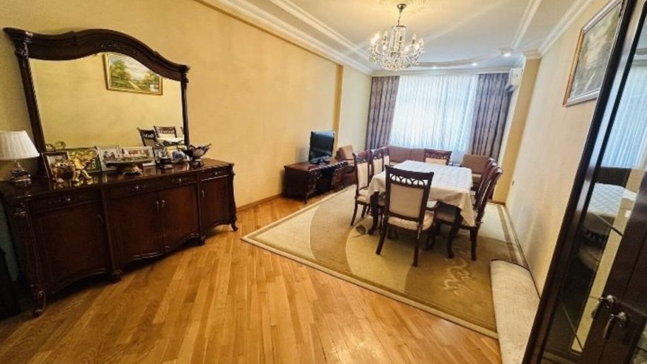 Satılır 3 otaqlı yeni tikili, 120 m², Azadlıq Prospekti m.-3