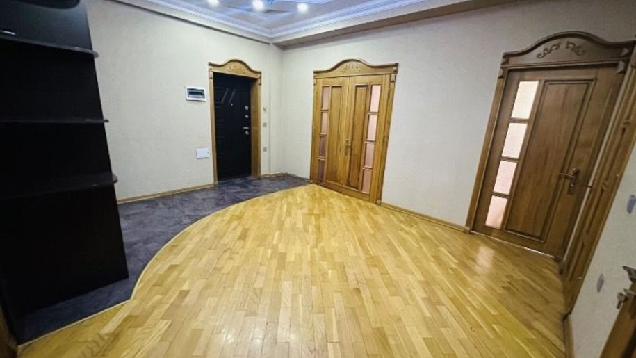 Satılır 3 otaqlı yeni tikili, 120 m², Azadlıq Prospekti m.-5