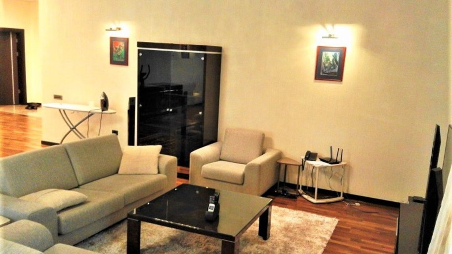 Kirayə verilir 4 otaqlı yeni tikili, 230 m², 28 May m.-27