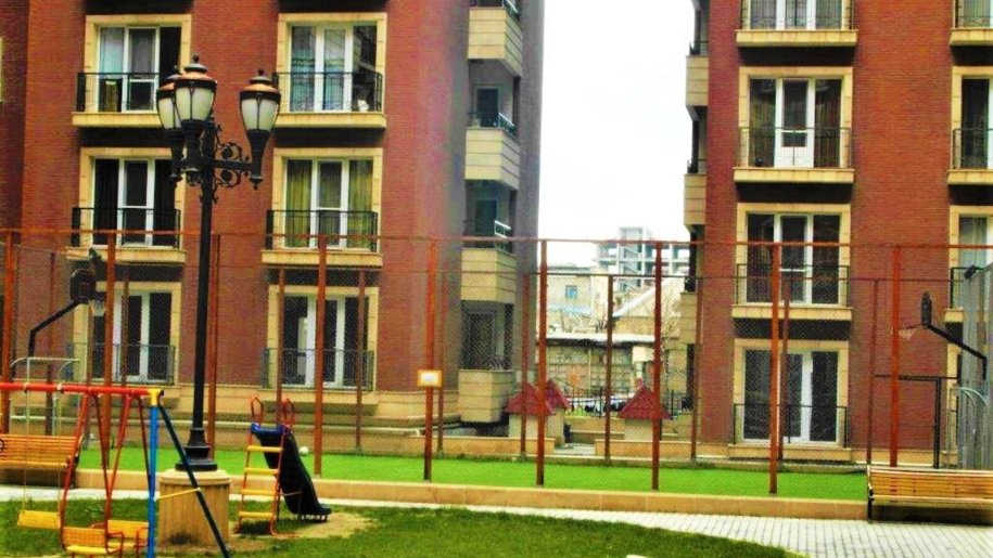 Kirayə verilir 4 otaqlı yeni tikili, 230 m², 28 May m.-28