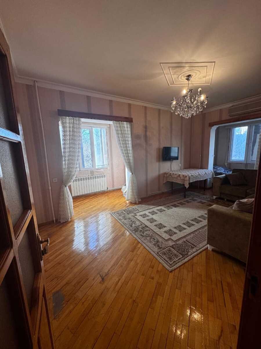 Satılır 2 otaqlı köhnə tikili, 70 m², Azadlıq Prospekti m.-2