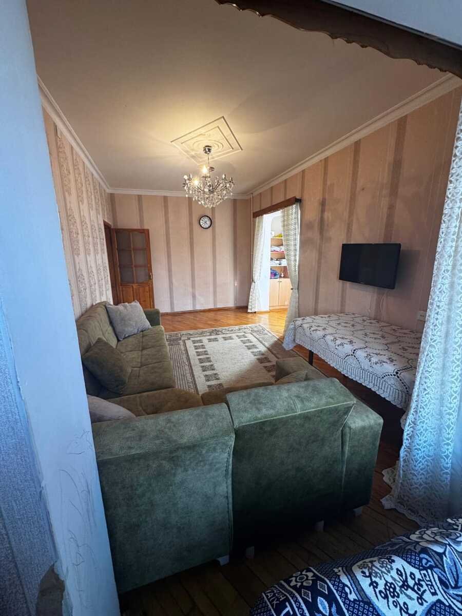 Satılır 2 otaqlı köhnə tikili, 70 m², Azadlıq Prospekti m.-3