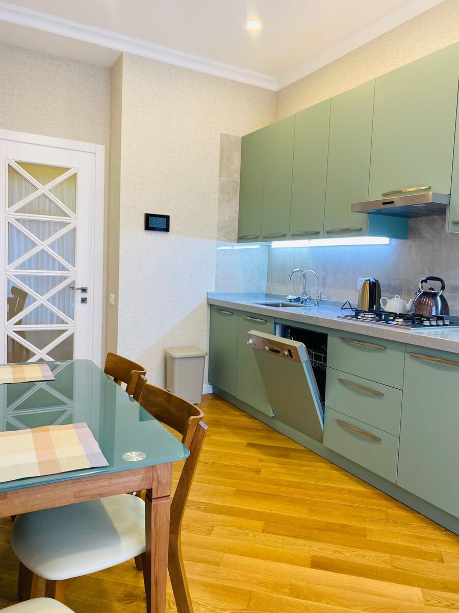 Kirayə verilir 2 otaqlı yeni tikili, 90 m², İnşaatçılar m.-2