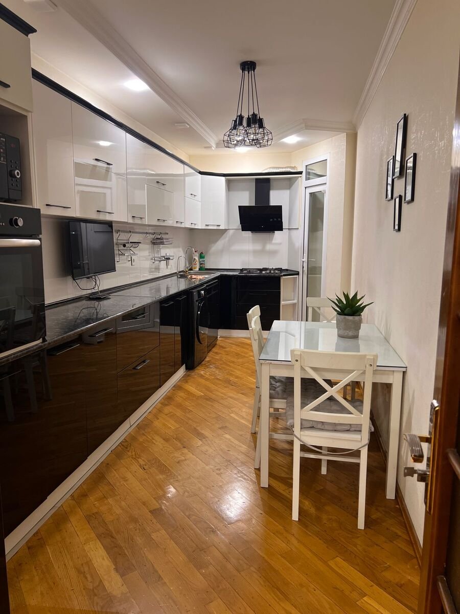 Kirayə verilir 3 otaqlı yeni tikili, 130 m², Nəriman Nərimanov m.-10