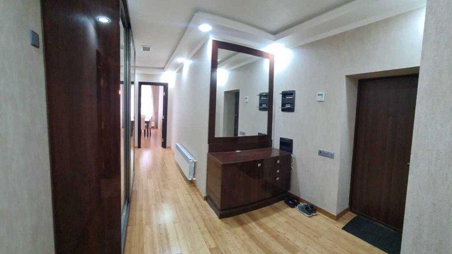 Kirayə verilir 3 otaqlı yeni tikili, 110 m², Nizami m.-15