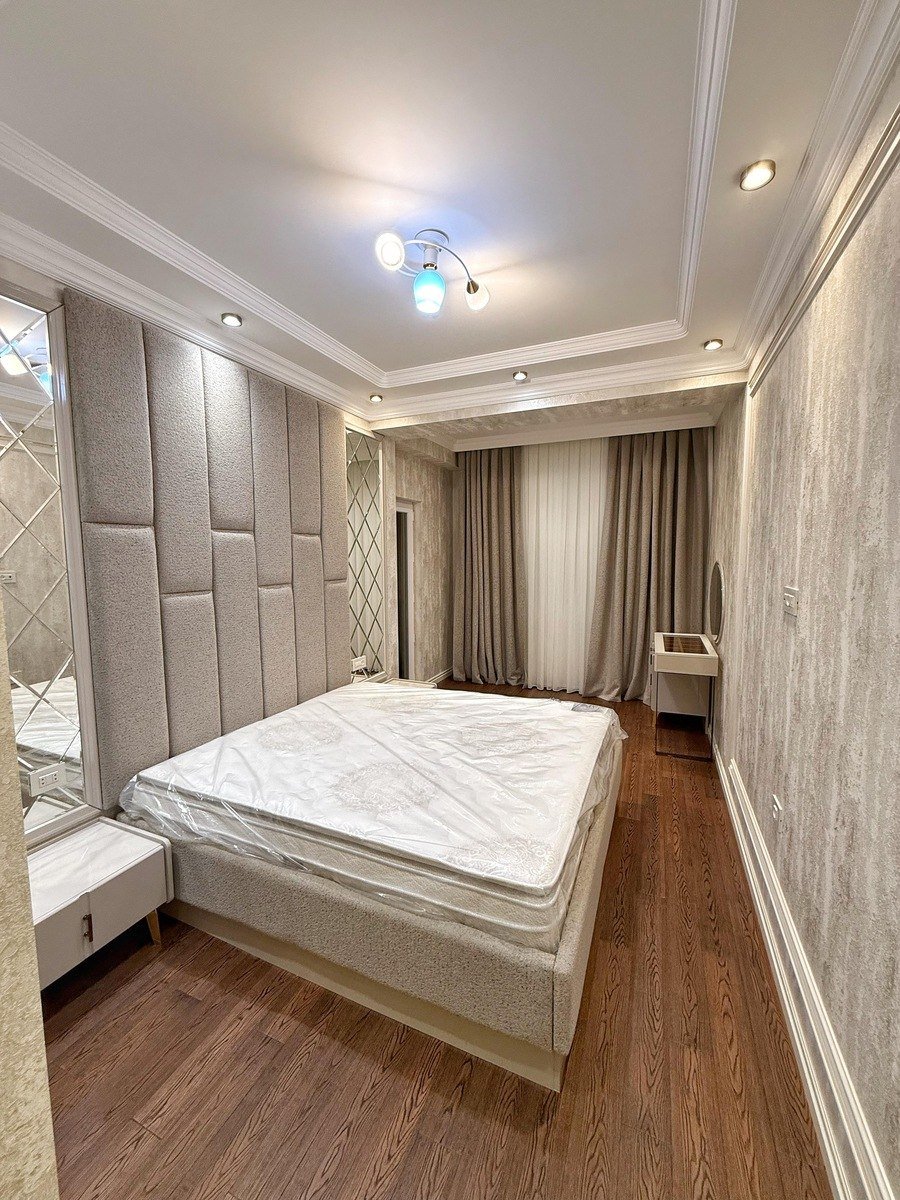 Satılır 4 otaqlı yeni tikili, 165 m², Azadlıq Prospekti m.-9