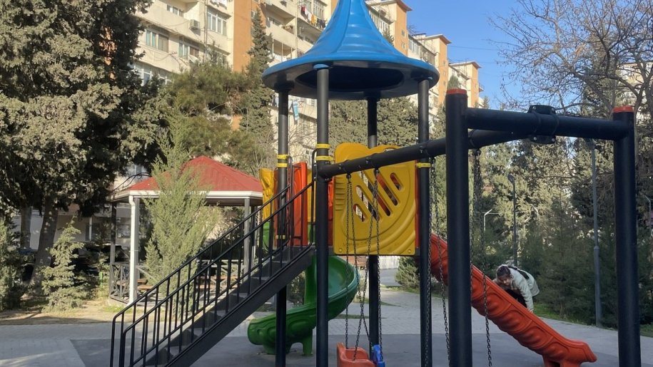 Satılır 3 otaqlı köhnə tikili, 80 m², Azadlıq Prospekti m.-1