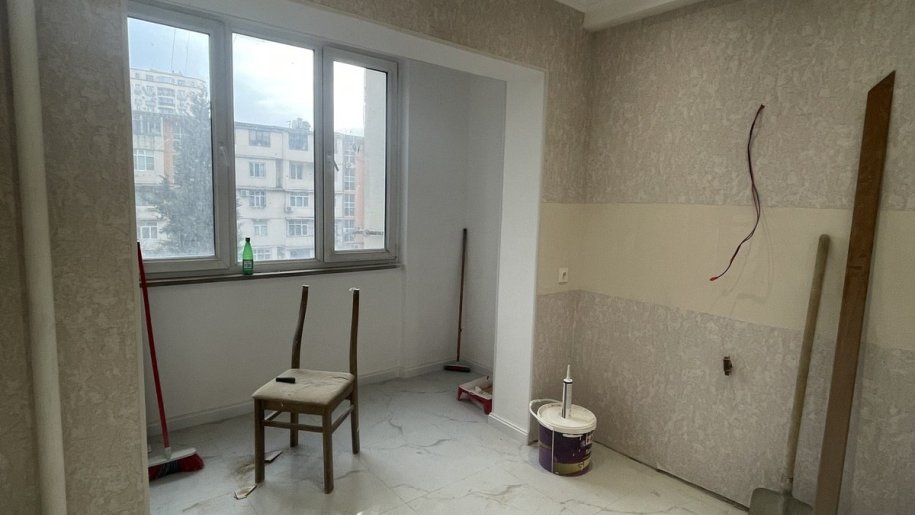 Satılır 3 otaqlı köhnə tikili, 80 m², Azadlıq Prospekti m.-11