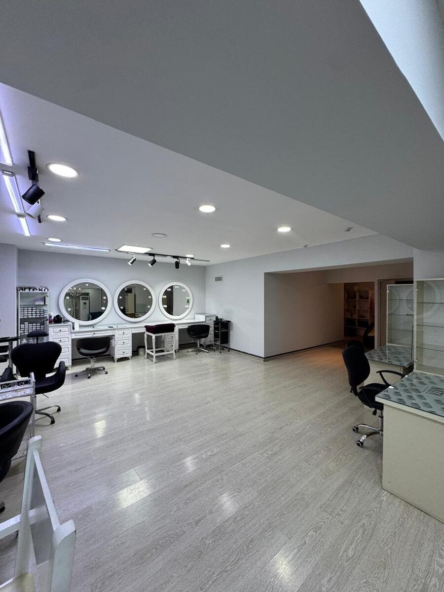 560 kv.m. obyekt icarəyə verilir, Elmlər Akademiyası m.-4