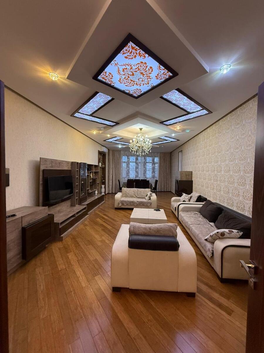 Satılır 4 otaqlı yeni tikili, 200 m², Elmlər Akademiyası m.-1