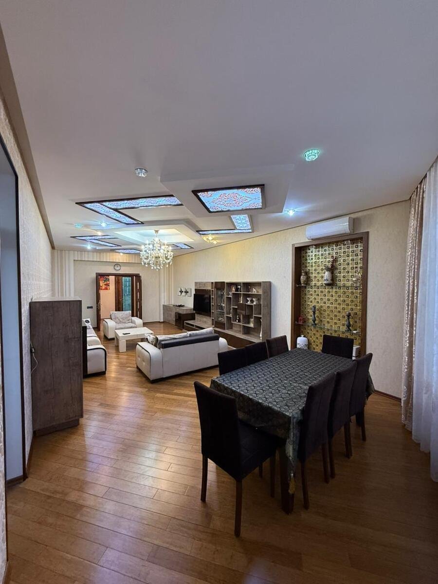 Satılır 4 otaqlı yeni tikili, 200 m², Elmlər Akademiyası m.-2