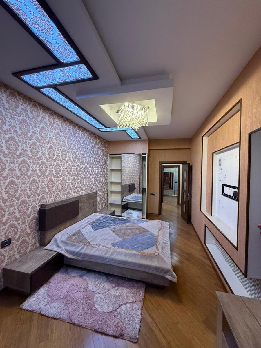 Satılır 4 otaqlı yeni tikili, 200 m², Elmlər Akademiyası m.-5