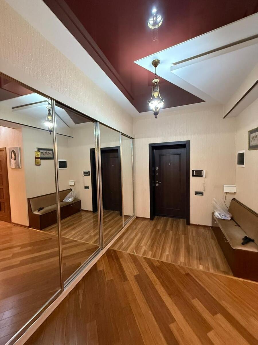 Satılır 4 otaqlı yeni tikili, 200 m², Elmlər Akademiyası m.-11