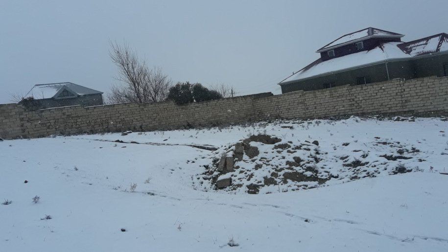 8 sot torpaq satılır, Qobu-2