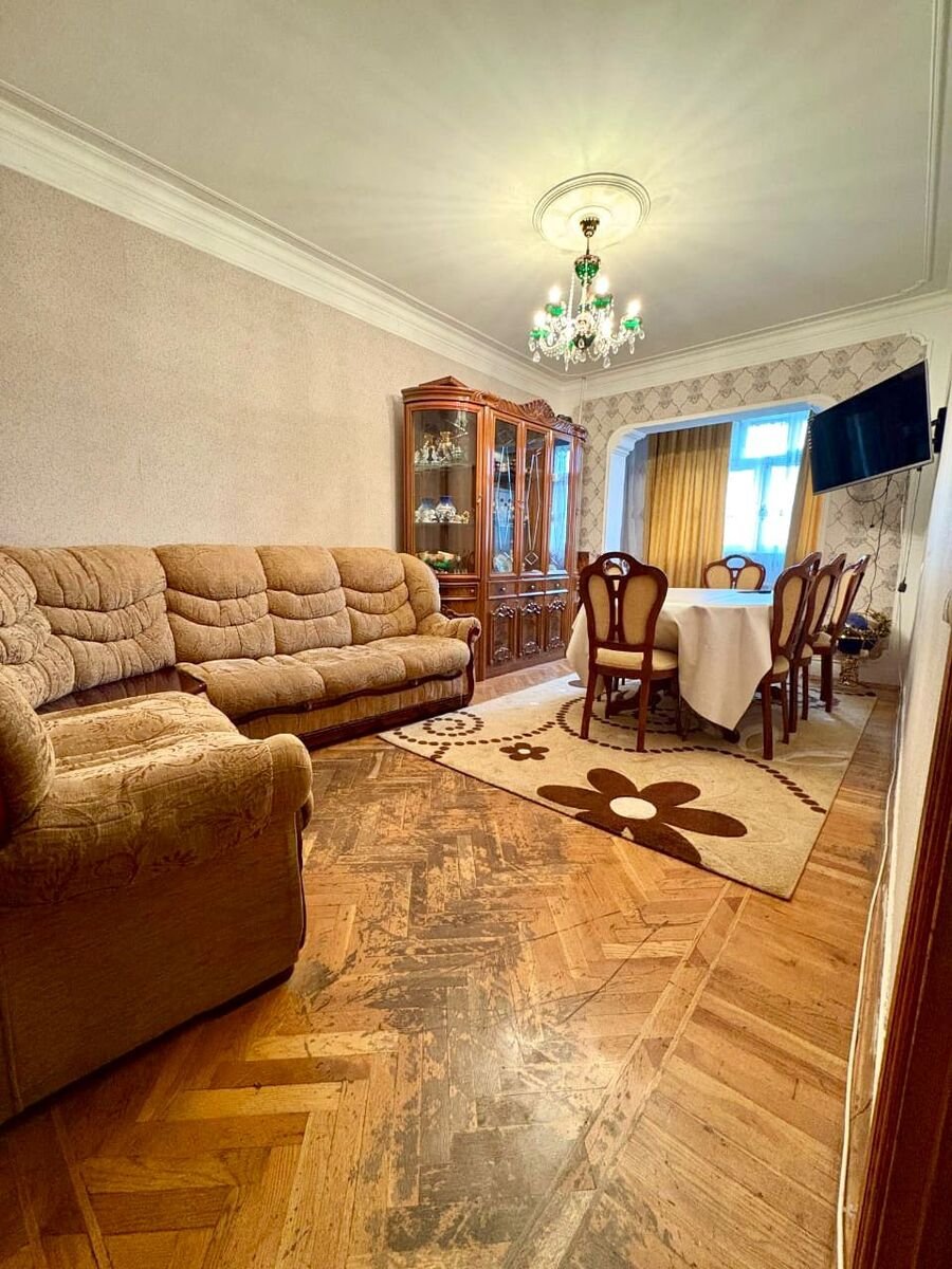 Satılır 3 otaqlı köhnə tikili, 90 m², 8 noyabr-1