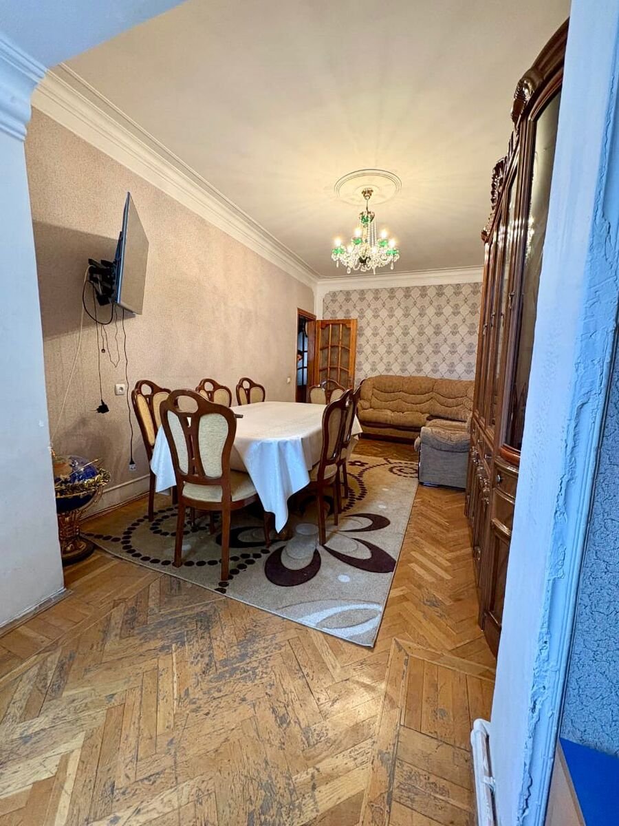Satılır 3 otaqlı köhnə tikili, 90 m², 8 noyabr-2