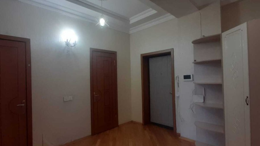Satılır 3 otaqlı yeni tikili, 105 m², İnşaatçılar m.-11