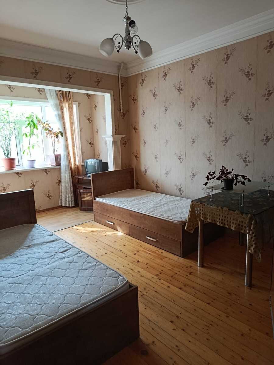 Satılır 3 otaqlı köhnə tikili, 85 m², Qaraçuxur-5