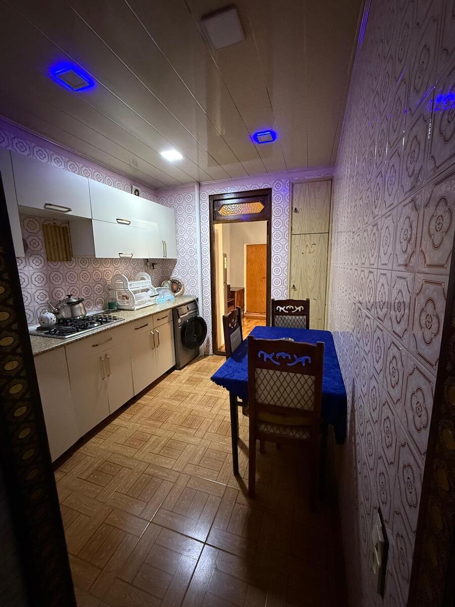 Kirayə verilir 4 otaqlı köhnə tikili, 110 m², Nəriman Nərimanov m.-14