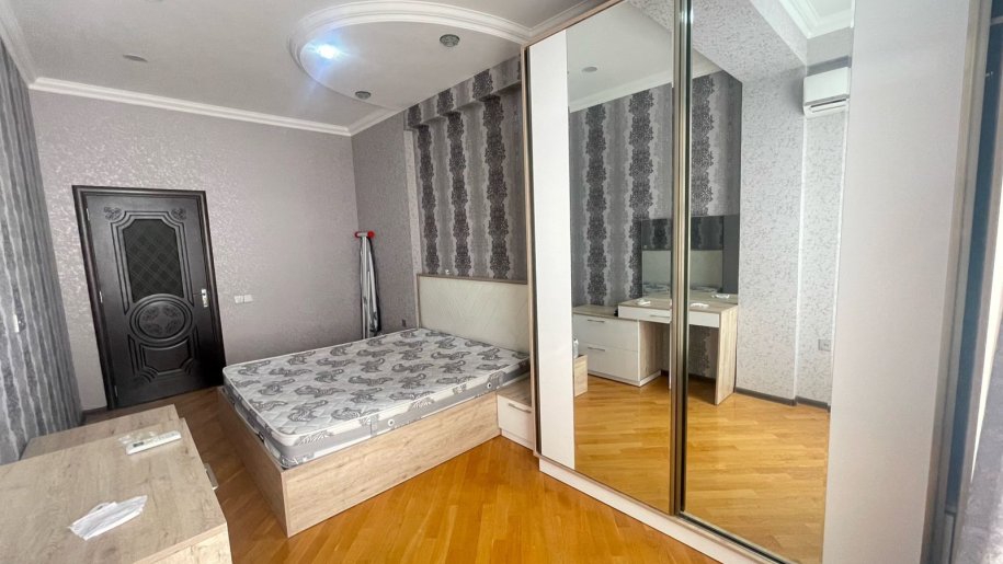 Kirayə verilir 2 otaqlı yeni tikili, 82 m², İnşaatçılar m.-4