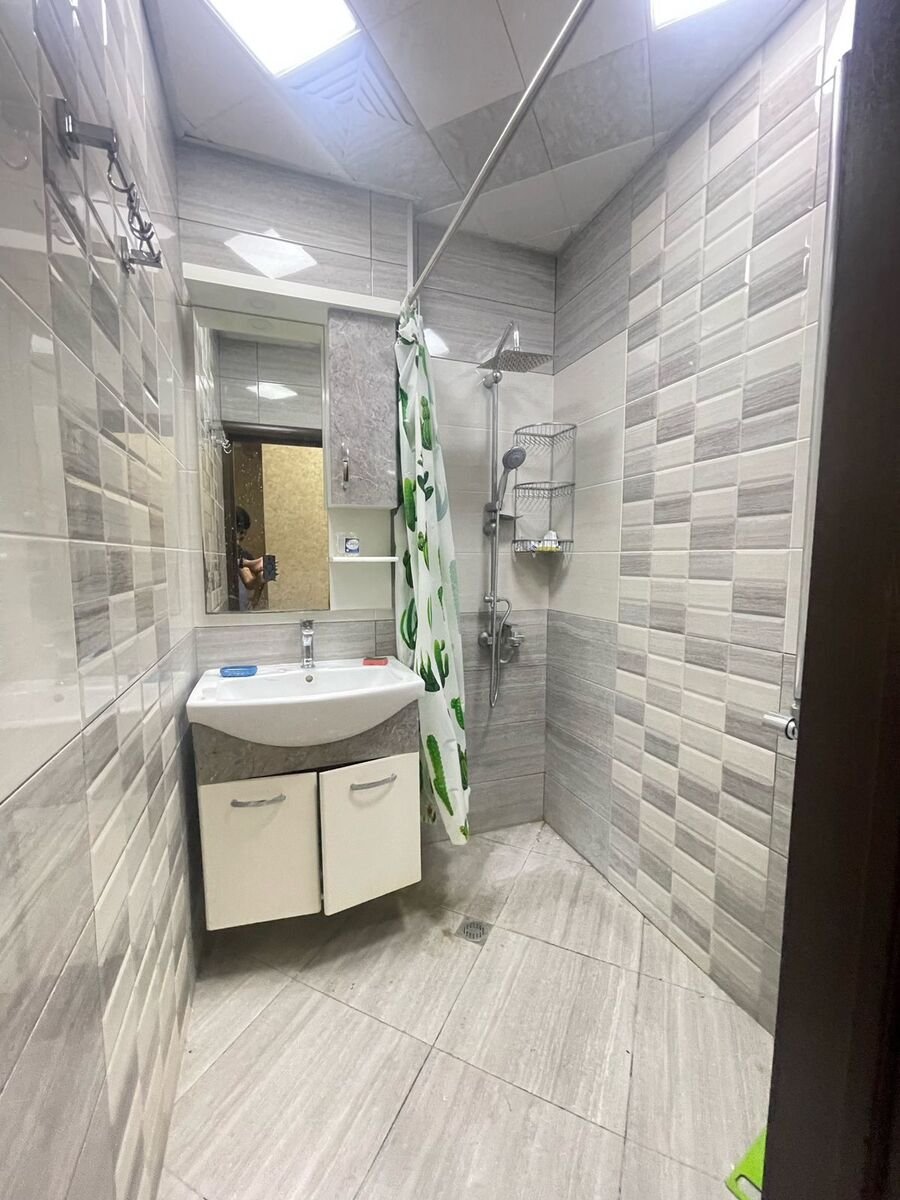 Kirayə verilir 2 otaqlı yeni tikili, 82 m², İnşaatçılar m.-6