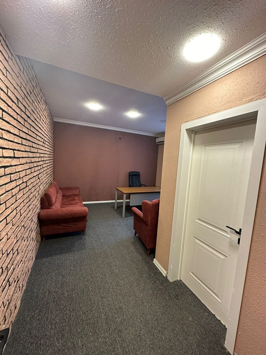 150 m<sup>2</sup> ofis icarəyə verilir, Dərnəgül m.-15