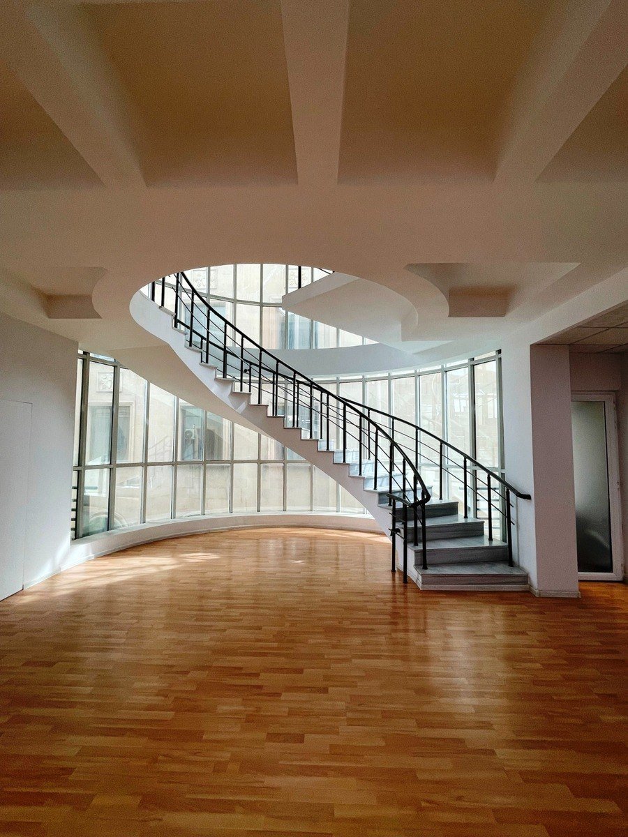 2000 kv.m. obyekt icarəyə verilir, İçərişəhər m.-1