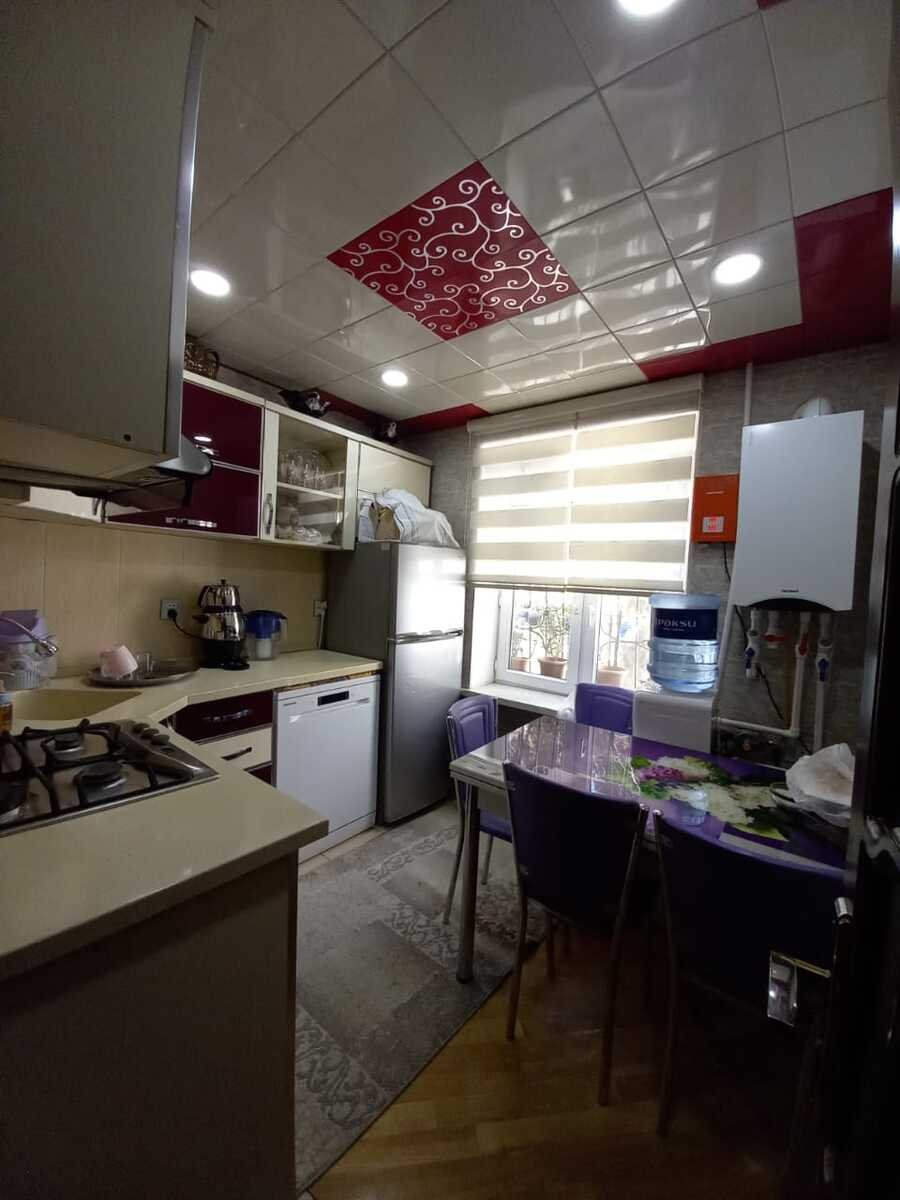 Satılır 3 otaqlı köhnə tikili, 70 m², Qara Qarayev m.-5