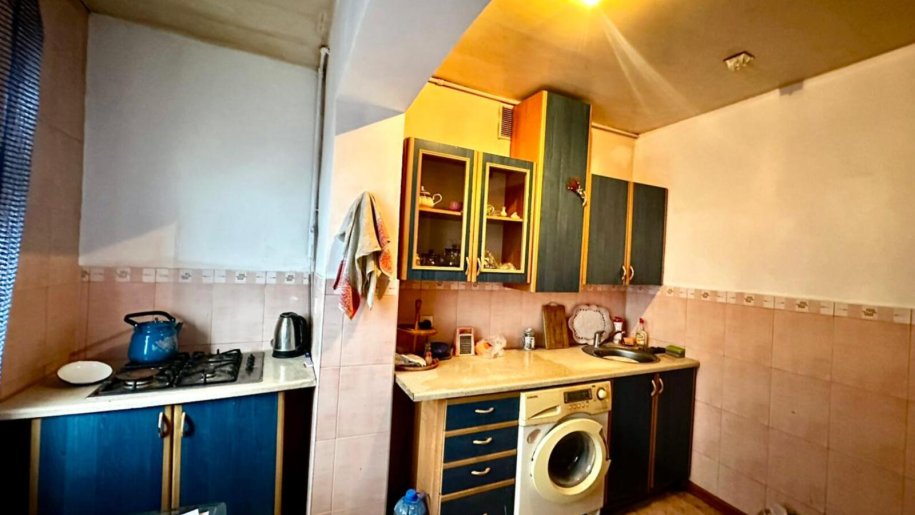 Satılır 3 otaqlı köhnə tikili, 110 m², Azadlıq Prospekti m.-10