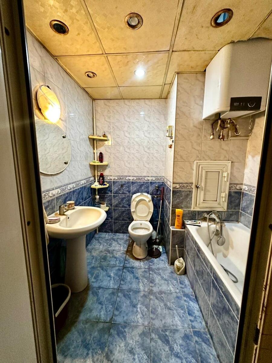 Satılır 3 otaqlı köhnə tikili, 110 m², Azadlıq Prospekti m.-11