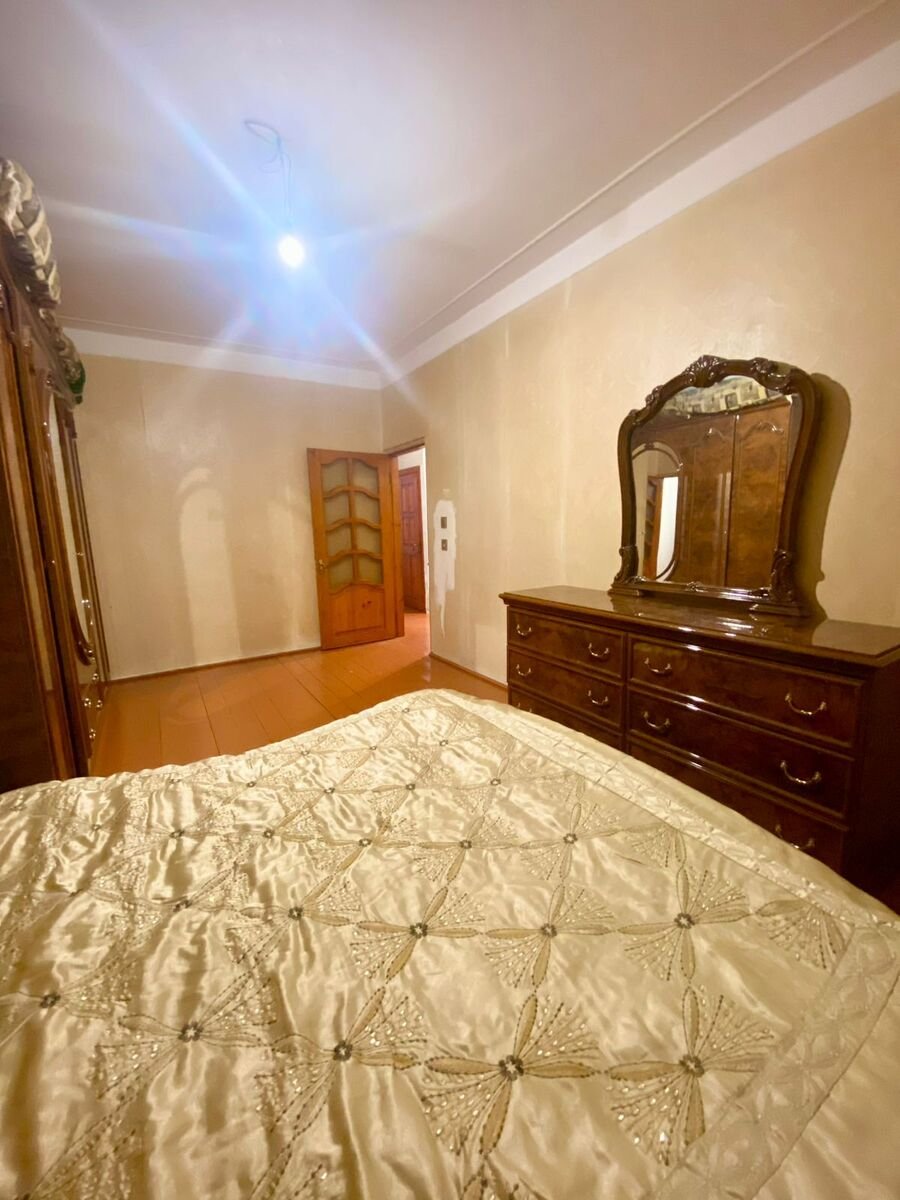 Kirayə verilir 3 otaqlı köhnə tikili, 70 m², Həzi Aslanov m.-12