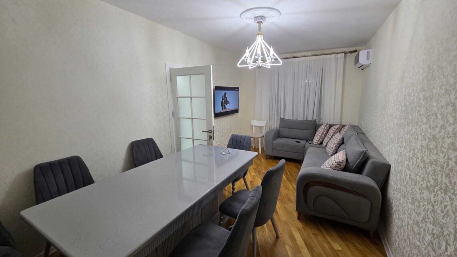 Satılır 3 otaqlı köhnə tikili, 70 m², Azadlıq Prospekti m.-1