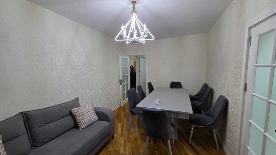 Satılır 3 otaqlı köhnə tikili, 70 m², Azadlıq Prospekti m.-2