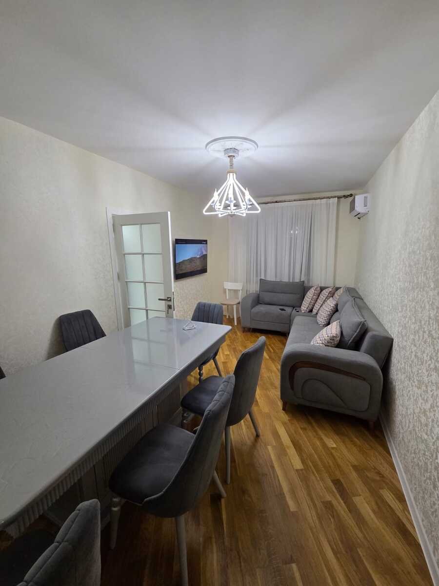 Satılır 3 otaqlı köhnə tikili, 70 m², Azadlıq Prospekti m.-6