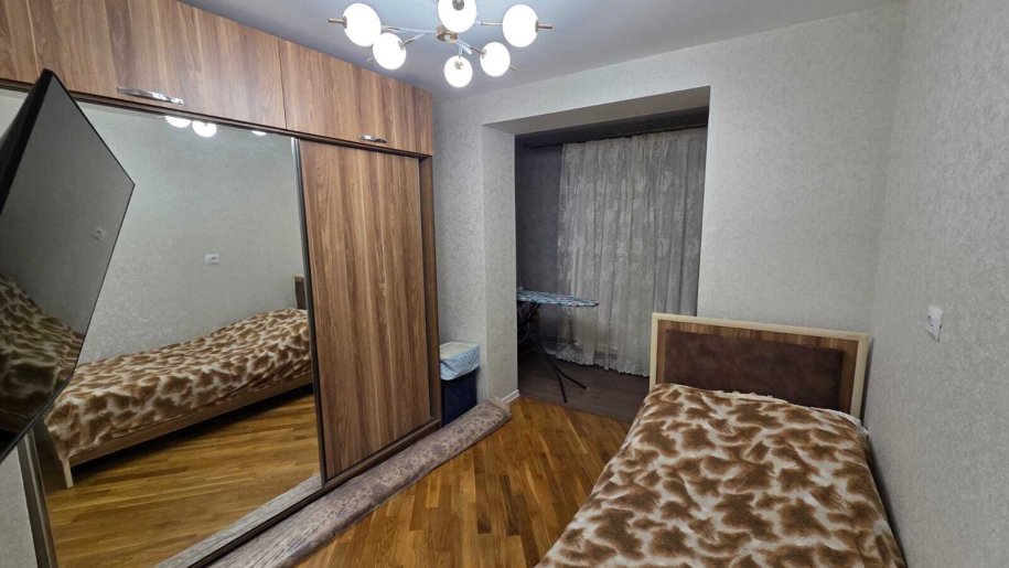 Satılır 3 otaqlı köhnə tikili, 70 m², Azadlıq Prospekti m.-7