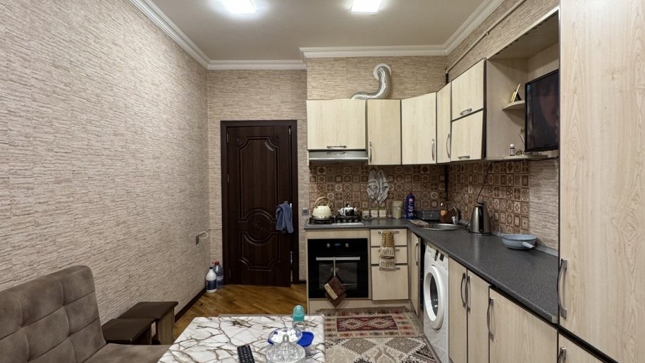 Satılır 2 otaqlı yeni tikili, 75 m², İnşaatçılar m.-7