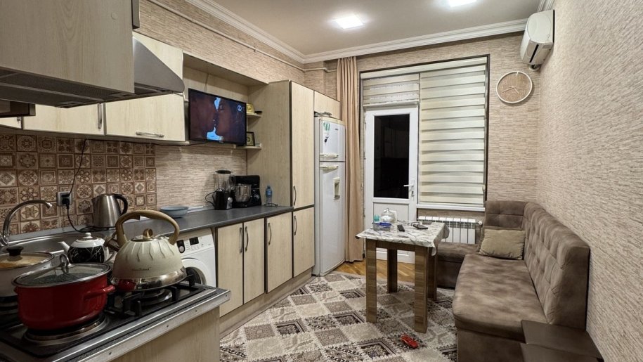 Satılır 2 otaqlı yeni tikili, 75 m², İnşaatçılar m.-8